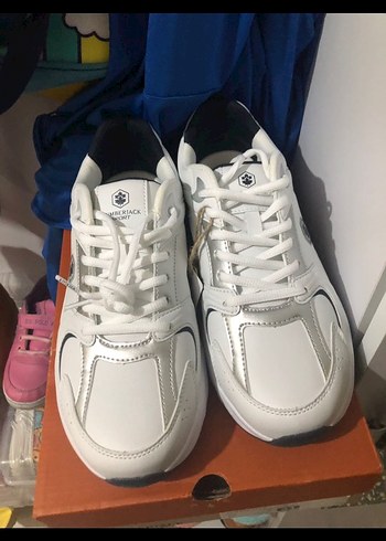 Beyaz Bağcıklı Stiletto Topuklu Spor Ayakkabı