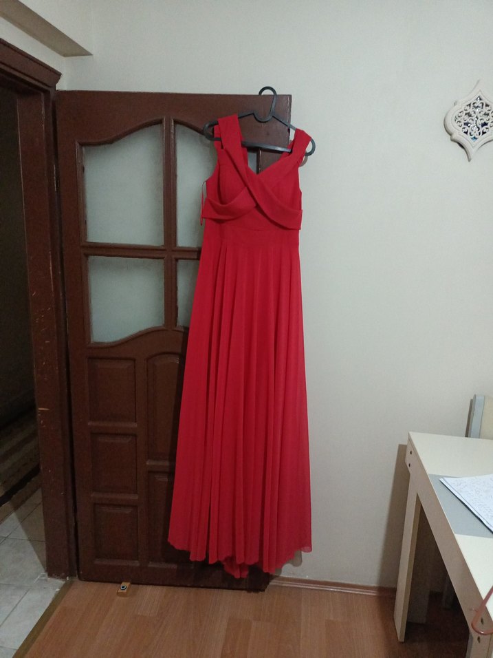 Klasik Kırmızı Uzun Kına Abiye Elbise - Görsel 3