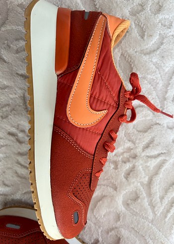 Kadın Nike süet spor ayakkabı - Görsel 5