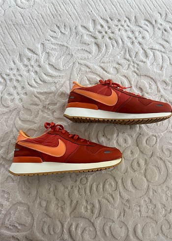 Kadın Nike süet spor ayakkabı