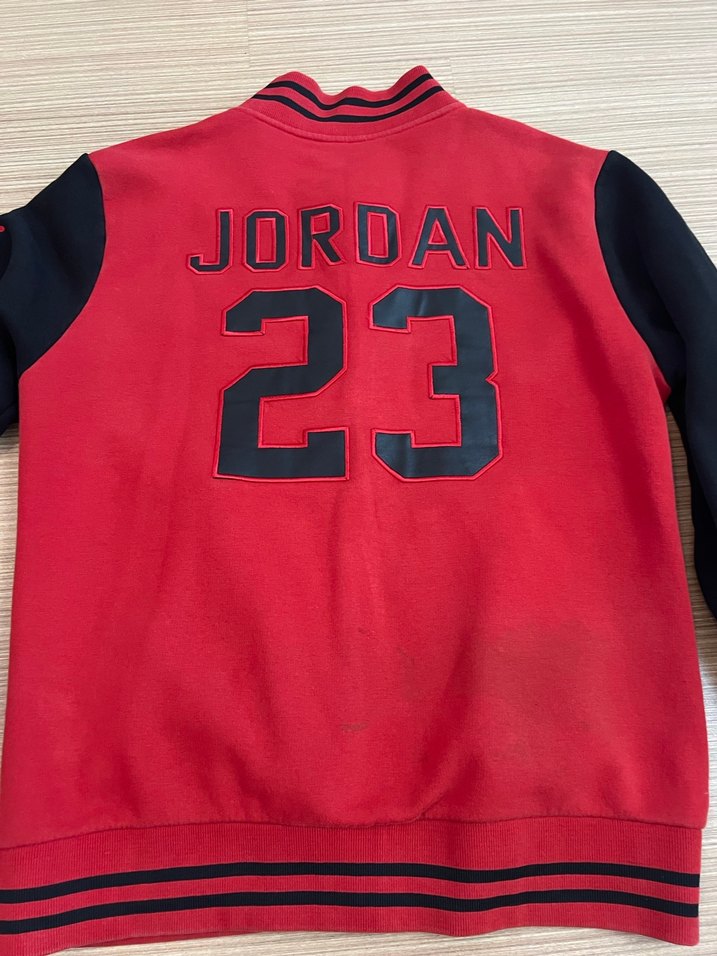 Kırmızı Jordan 23 Düğmeli ceket - Görsel 5