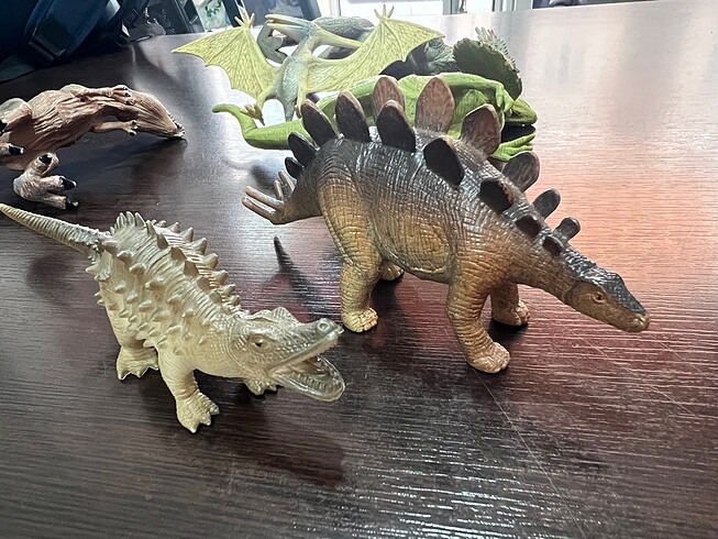 Diğer dinozor oyuncaklar