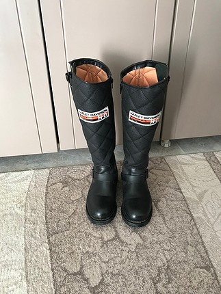 Bir kac defa kullanıldı. Orjinaldir 