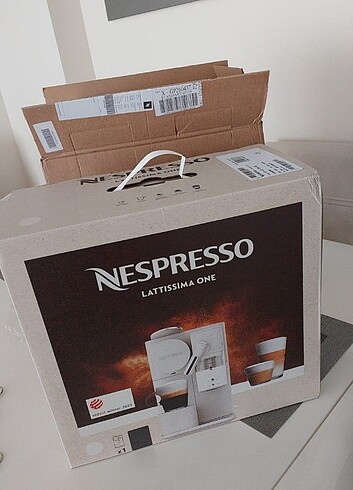 Nespresso Latissima One Sıfır Kapalı Kutu