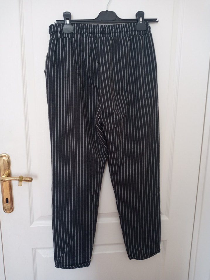 Gri Çizgili Büzgülü Rahat Kadın Pantolon - Görsel 3