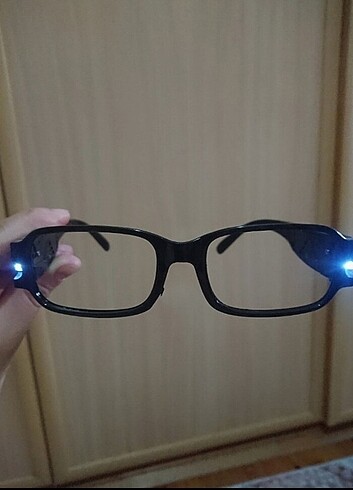 LED ışıklı okuma gözlüğü 