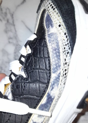 Yılan Desenli Kadın Spor Ayakkabı - Görsel 4