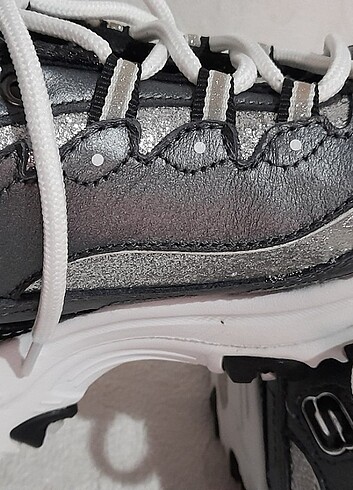 39 Beden Skechers spor ayakkabı 