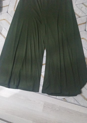 Kadın Haki Bol Kesim Piliseli Kumaş Pantolon - Görsel 3