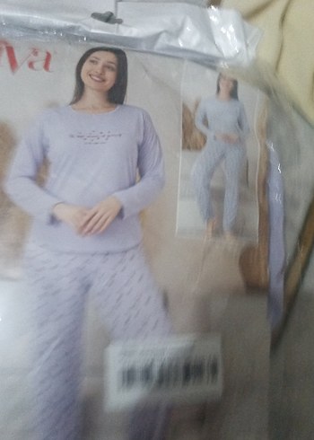 Gri Desenli Uzun Kollu Rahat Kadın Pijama Takımı - Görsel 4