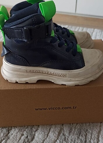 Vicco Erkek çocuk bot