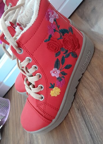 KİNETİX Çocuk Kırmızı Nakışlı Kürklü Bot - Görsel 4