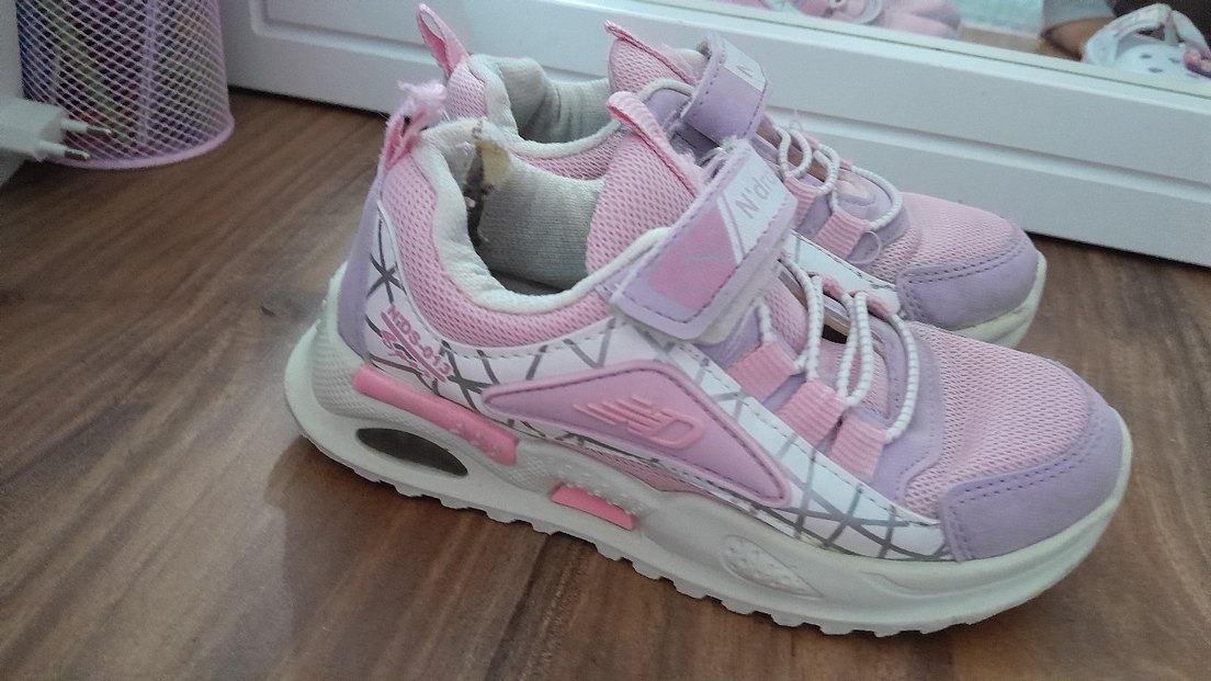 Kız Çocuk Pembe Cırtlı Spor Ayakkabı - Görsel 2