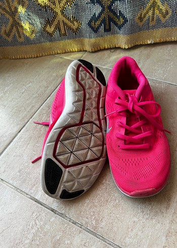 Pembe Bağcıklı Kadın Spor Ayakkabı - Görsel 3