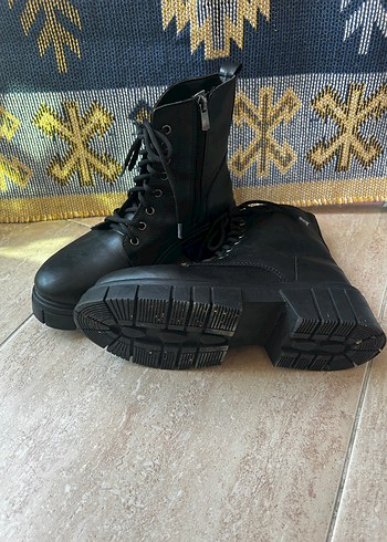 Siyah Yılan Desenli Platform Topuklu Bot - Görsel 3