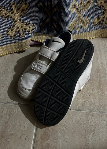 Beyaz Nike Erkek Çocuk Spor Ayakkabı - Görsel 3