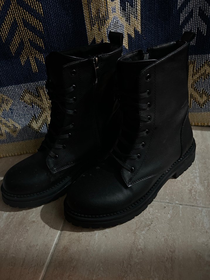 Yılan Desenli Siyah Kadın Botlar - Görsel 2