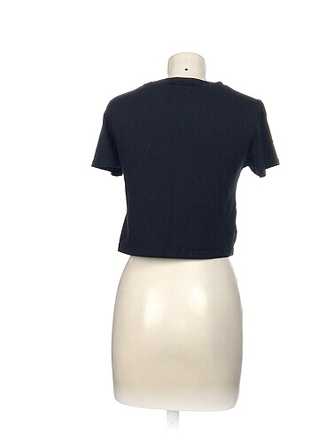 m Beden Diğer T-shirt %70 İndirimli.