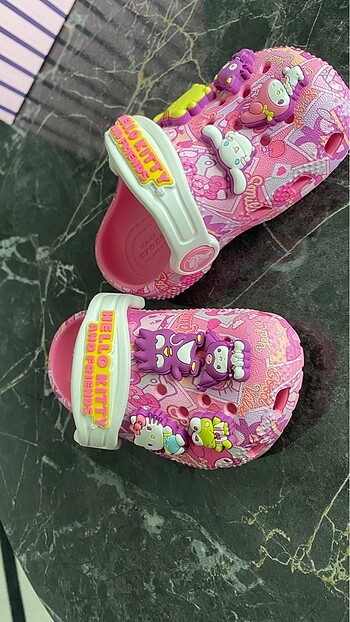 Crocs Crocs hello kitty? C4