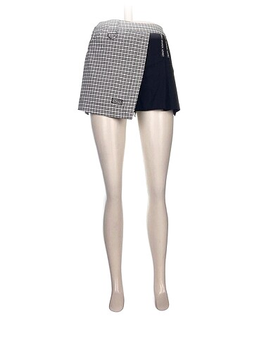 Bershka Mini Şort %70 İndirimli.