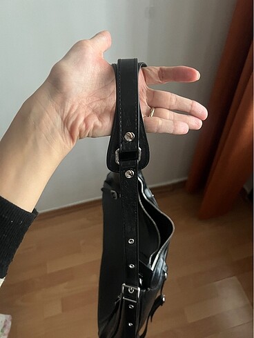 Beden Siyah kol çantası