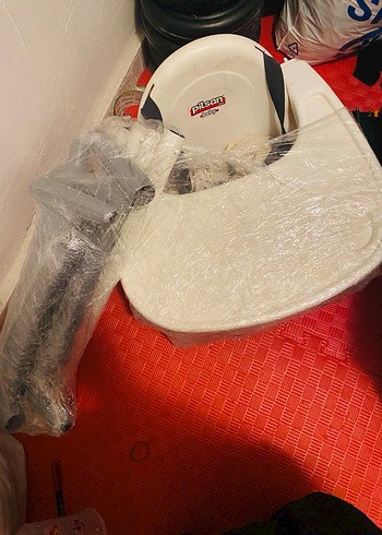 Beyaz ve Gri Bebek mama masası - Görsel 3