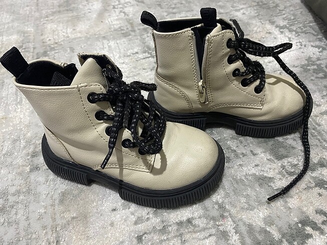 Zara 23 numara çocuk botu