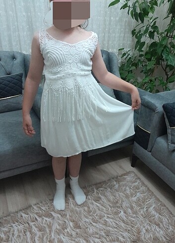 Kız çocuk beyaz elbise