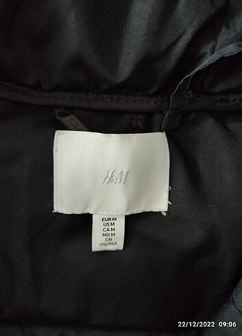H&M siyah oversize kadın mont. M beden.Hiç kullanılmadı.
