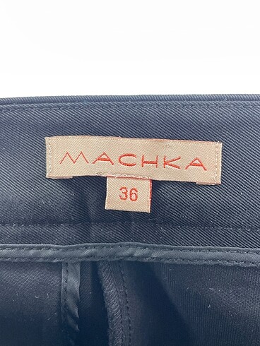 36 Beden siyah Renk Machka Düz Kesim %70 İndirimli.