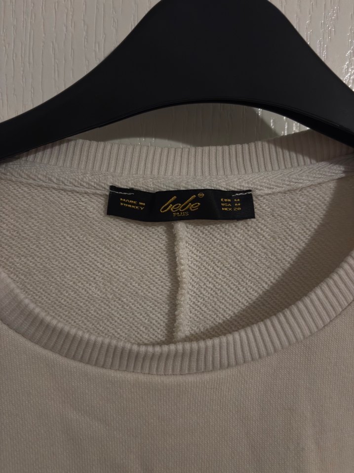 Kürk Detaylı Beyaz Sweatshirt

Kadın Sweatshirt - Görsel 3