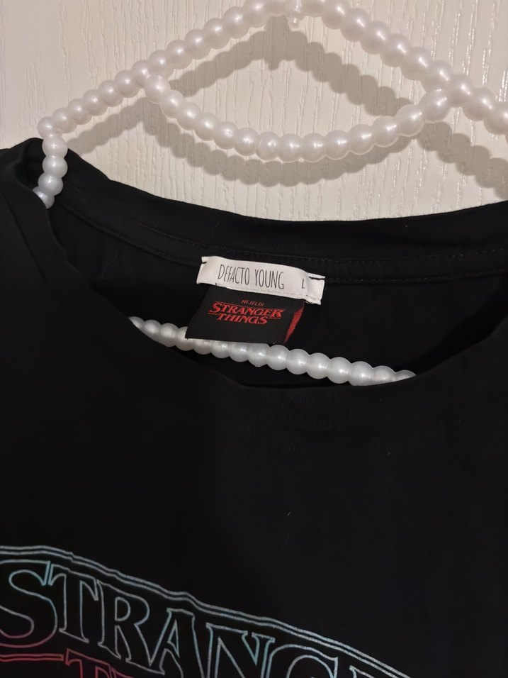 Siyah Stranger Things Baskılı Tişört - Görsel 3