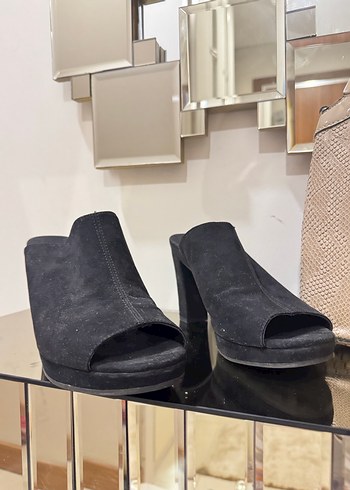 Siyah Süet  Topuklu Kadın Ayakkabı - Görsel 4