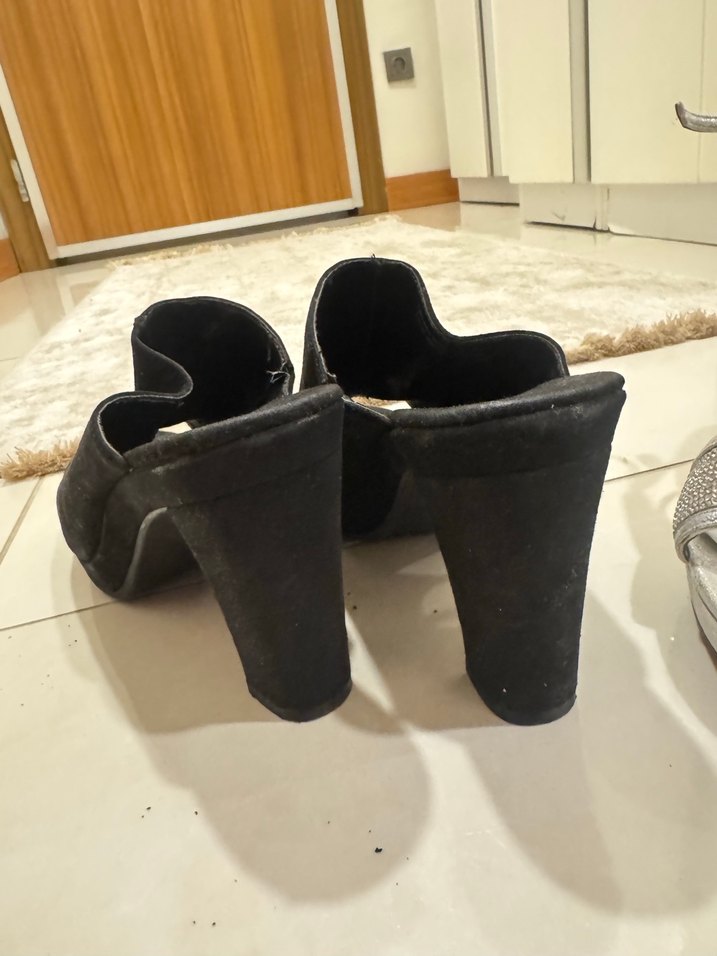 Siyah Süet  Topuklu Kadın Ayakkabı - Görsel 3