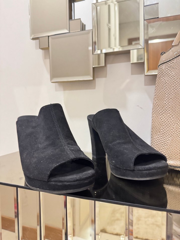 Siyah Süet  Topuklu Kadın Ayakkabı - Görsel 4