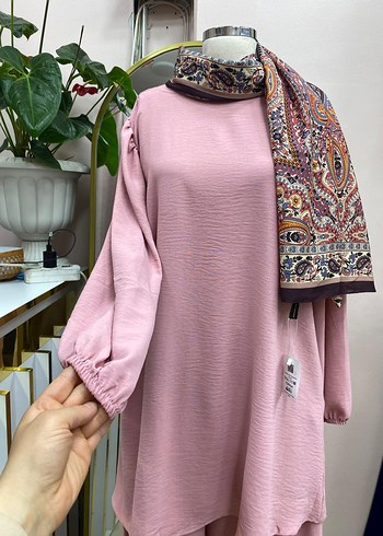 Pembe Bohem Uzun Kadın Tunik Siyah rengide vardır