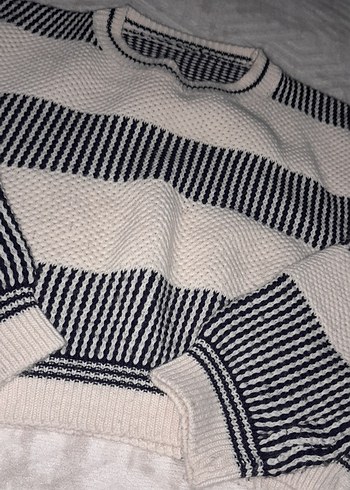 Gri Beyaz Çizgili Kadın Triko Kazak - Görsel 3