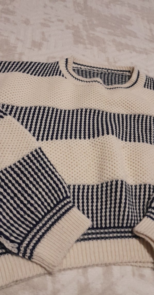 Gri Beyaz Çizgili Kadın Triko Kazak - Görsel 2