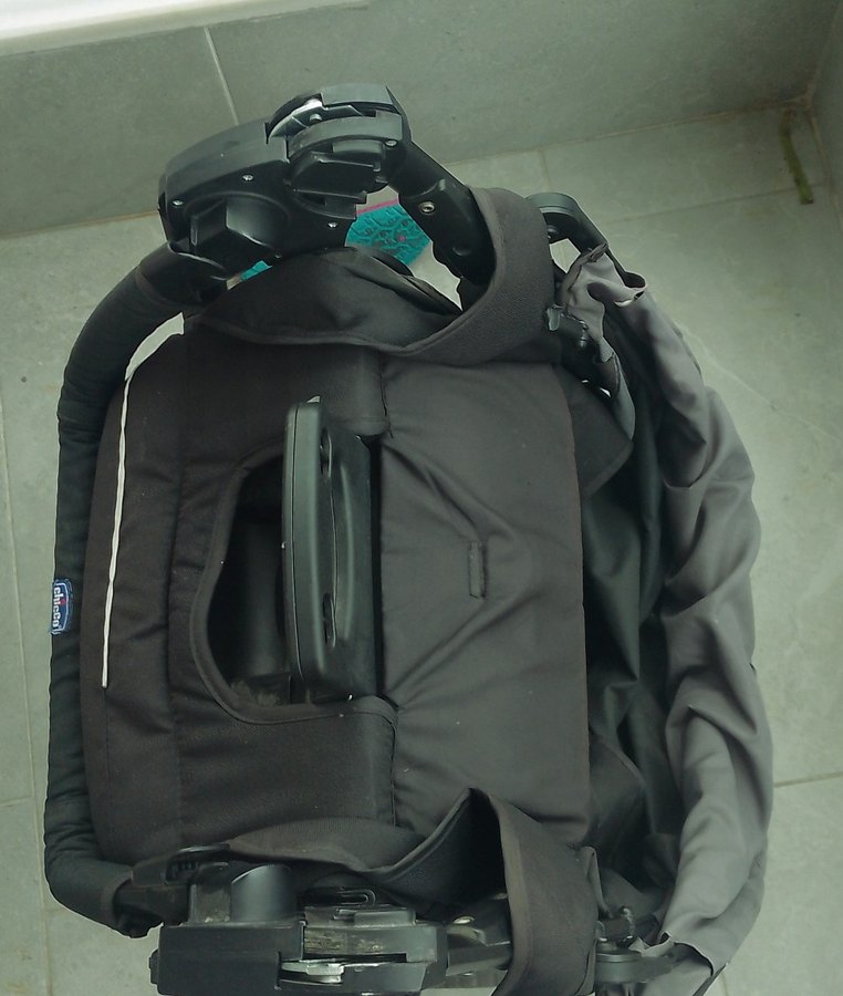 Chicco Siyah-Gri Bebek Arabası - Görsel 4