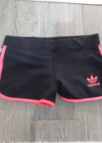 bayan için uygun bel siyah-pembe şort adidas etiket mevcut deyil