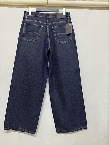 Urban Outfitters Usnisecx baggy jean.