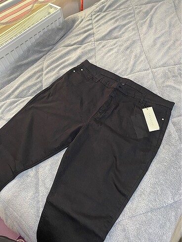 52 Beden siyah Renk Skinny jean kot.