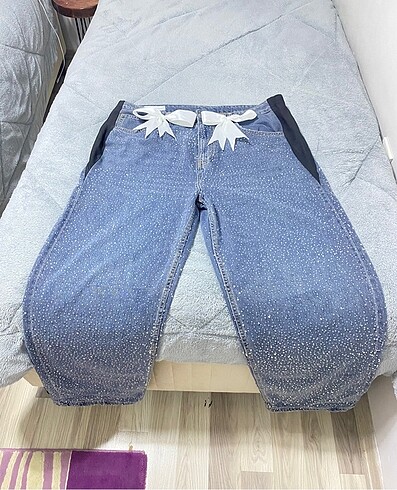 Zara Baggy taşlı jean.