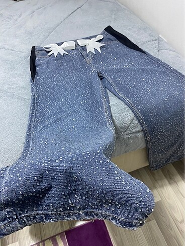 Zara Zara Baggy taşlı jean.