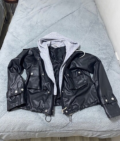 Deri crop ceket.