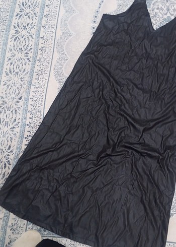 Siyah V Yakalı trenc derı askılı elbise - Görsel 5