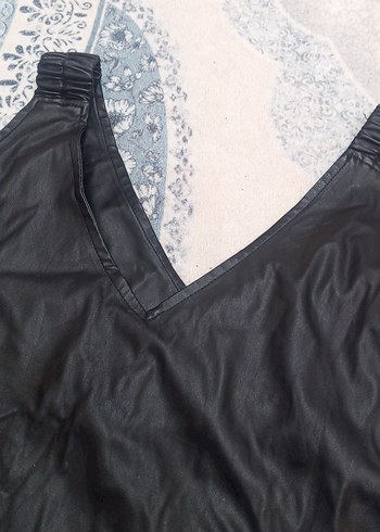 Siyah V Yakalı trenc derı askılı elbise - Görsel 2