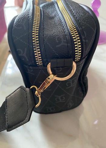 Siyah Kemerli Çapraz Çanta - Görsel 5