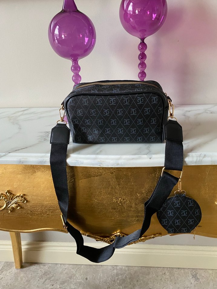 Siyah Kemerli Çapraz Çanta - Görsel 4