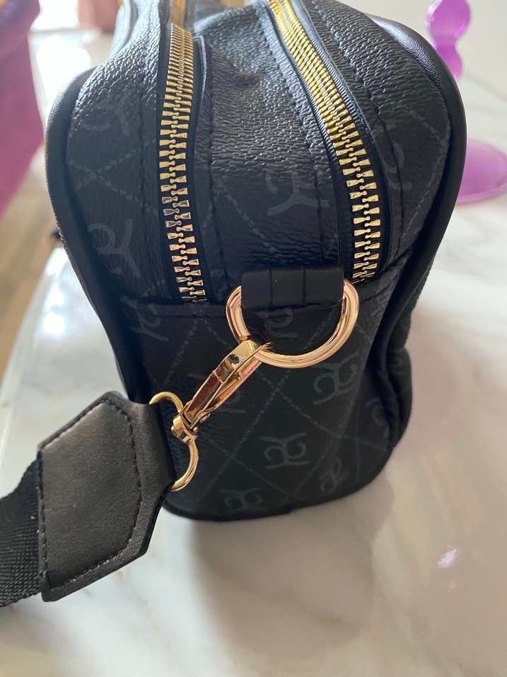 Siyah Kemerli Çapraz Çanta - Görsel 5